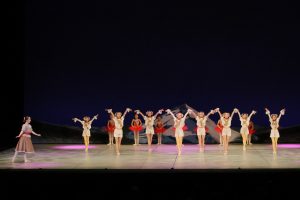 赤い木の実が、ゲルダと犬の別れの目印だった