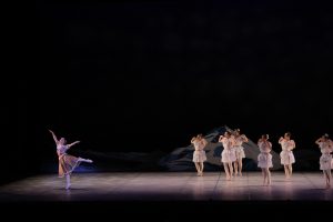 天使に励まされ、カイを探しに行くゲルダ