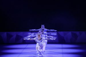 カイとゲルダを追う女王の兵