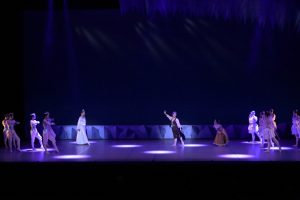 カイは女王を拒絶し、女王は怒る